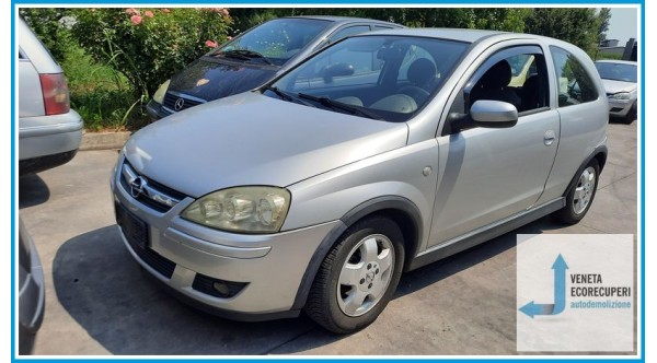 OPEL CORSA X01 del 2004 parti usate e ricambi
