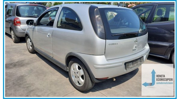 OPEL CORSA X01 del 2004 parti usate e ricambi