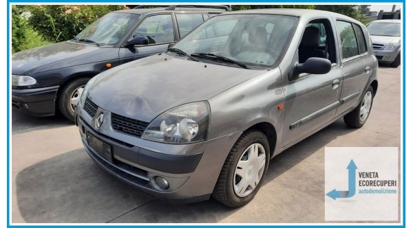 RENAULT CLIO 2a Serie  del 2002 parti usate e ricambi