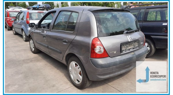 RENAULT CLIO 2a Serie  del 2002 parti usate e ricambi