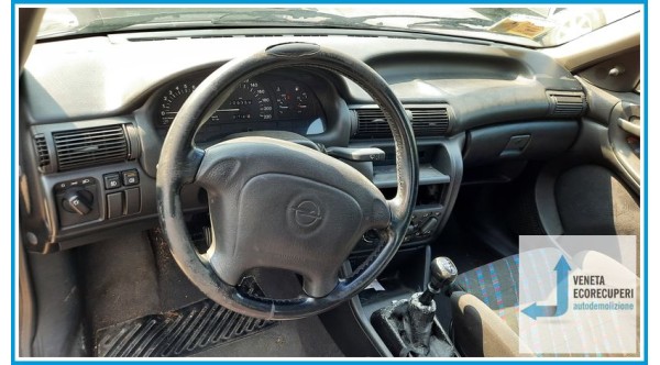 OPEL ASTRA T92 del 1995 parti usate e ricambi