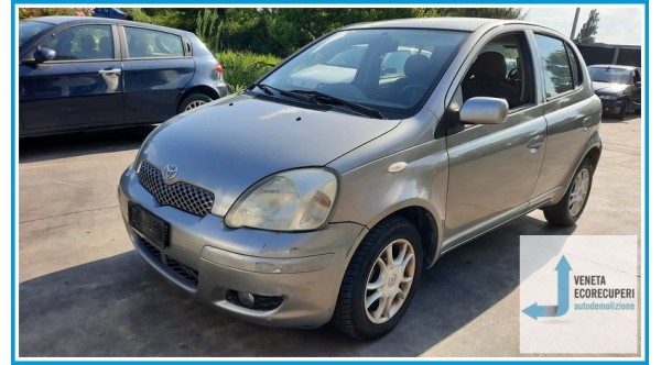 TOYOTA YARIS FRP del 2003 parti usate e ricambi