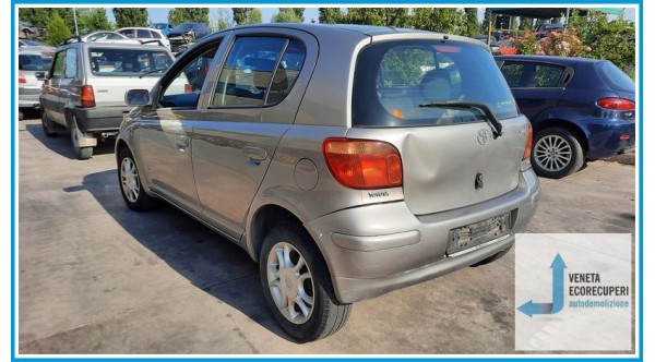 TOYOTA YARIS FRP del 2003 parti usate e ricambi