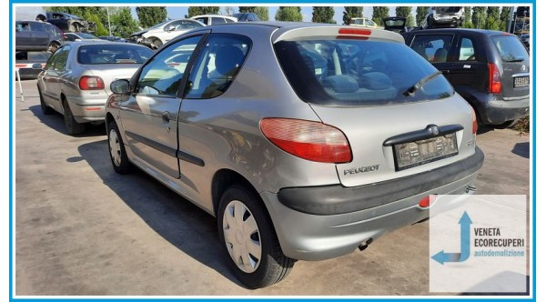 PEUGEOT 206  del 2001 parti usate e ricambi