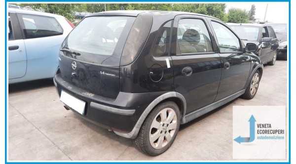 OPEL CORSA X01 del 2004 parti usate e ricambi