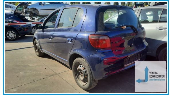 TOYOTA YARIS JPP del 2001 parti usate e ricambi