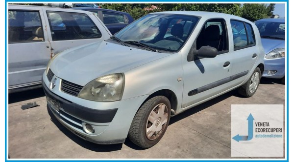 RENAULT CLIO 2a Serie  del 2004 parti usate e ricambi