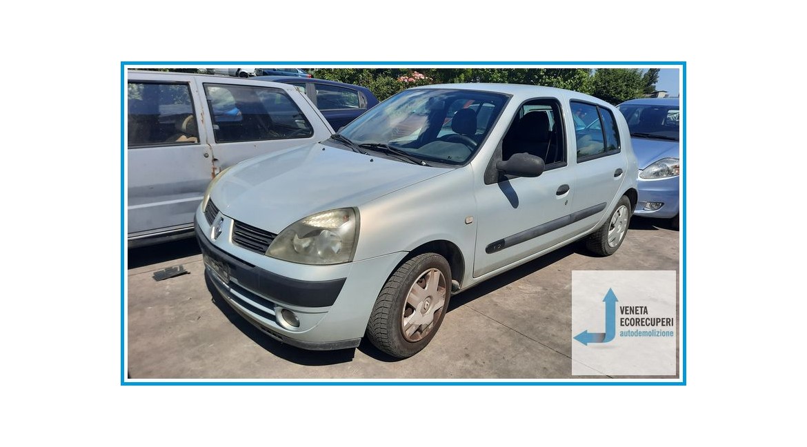 RENAULT CLIO 2a Serie  del 2004 parti usate e ricambi