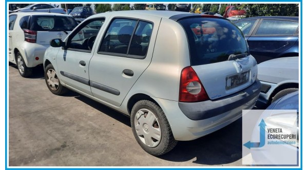 RENAULT CLIO 2a Serie  del 2004 parti usate e ricambi