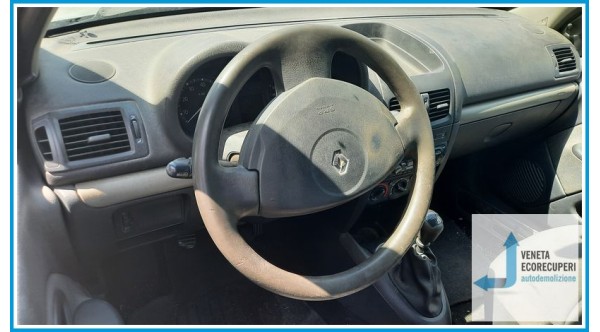 RENAULT CLIO 2a Serie  del 2004 parti usate e ricambi