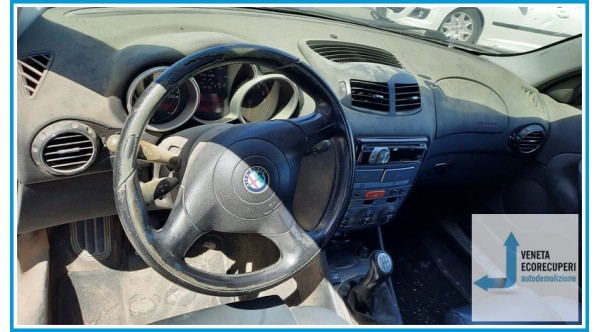 ALFA ROMEO 147 W8 del 2003 parti usate e ricambi