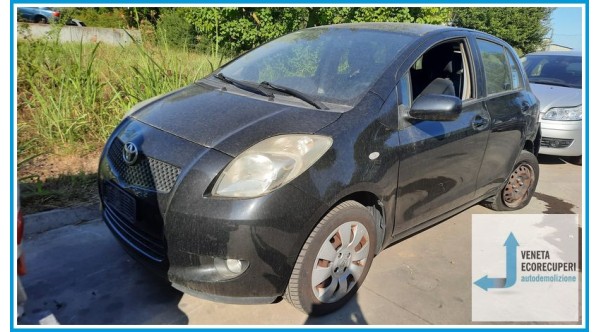 TOYOTA YARIS  del 2007 parti usate e ricambi