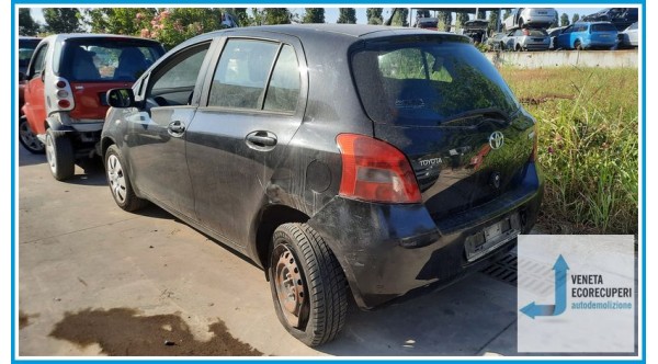 TOYOTA YARIS  del 2007 parti usate e ricambi