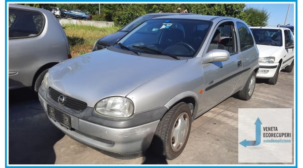 OPEL CORSA S93 del 1999 parti usate e ricambi