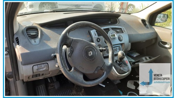 RENAULT MEGANE 2a Serie  del 2006 parti usate e ricambi