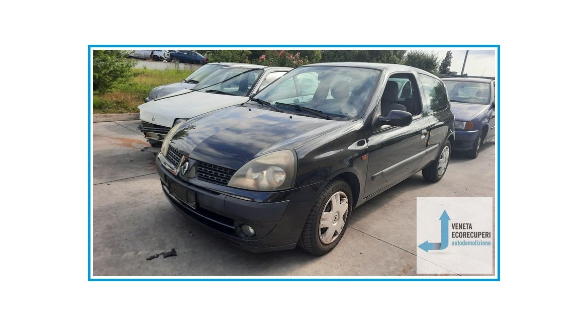 RENAULT CLIO 2a Serie  del 2002 parti usate e ricambi