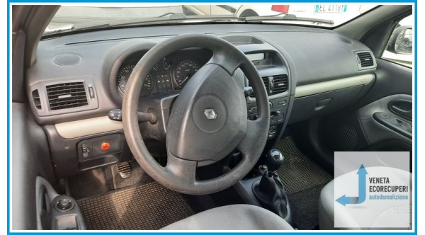 RENAULT CLIO 2a Serie  del 2002 parti usate e ricambi
