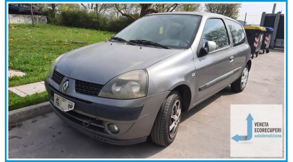 RENAULT CLIO 2a Serie  del 2003 parti usate e ricambi