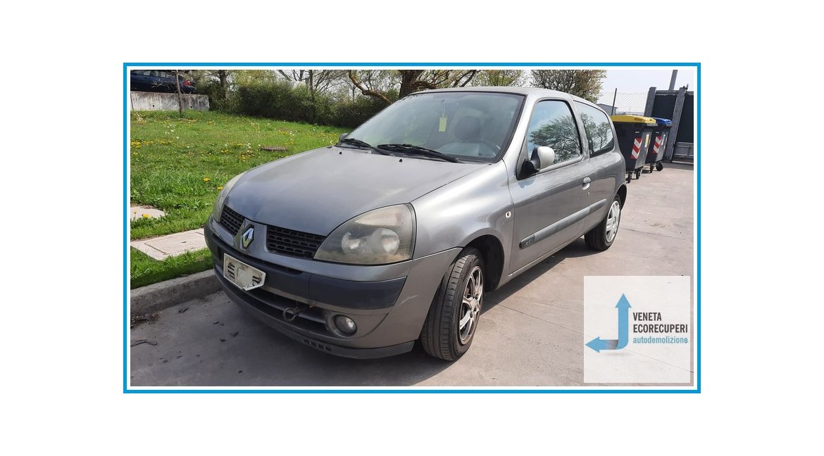 RENAULT CLIO 2a Serie  del 2003 parti usate e ricambi