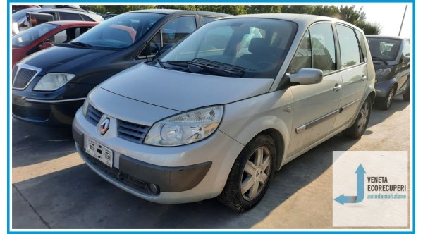 RENAULT SCENIC 2a Serie  del 2004 parti usate e ricambi