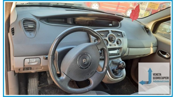 RENAULT SCENIC 2a Serie  del 2004 parti usate e ricambi