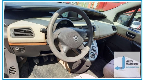 LANCIA PHEDRA TC del 2004 parti usate e ricambi