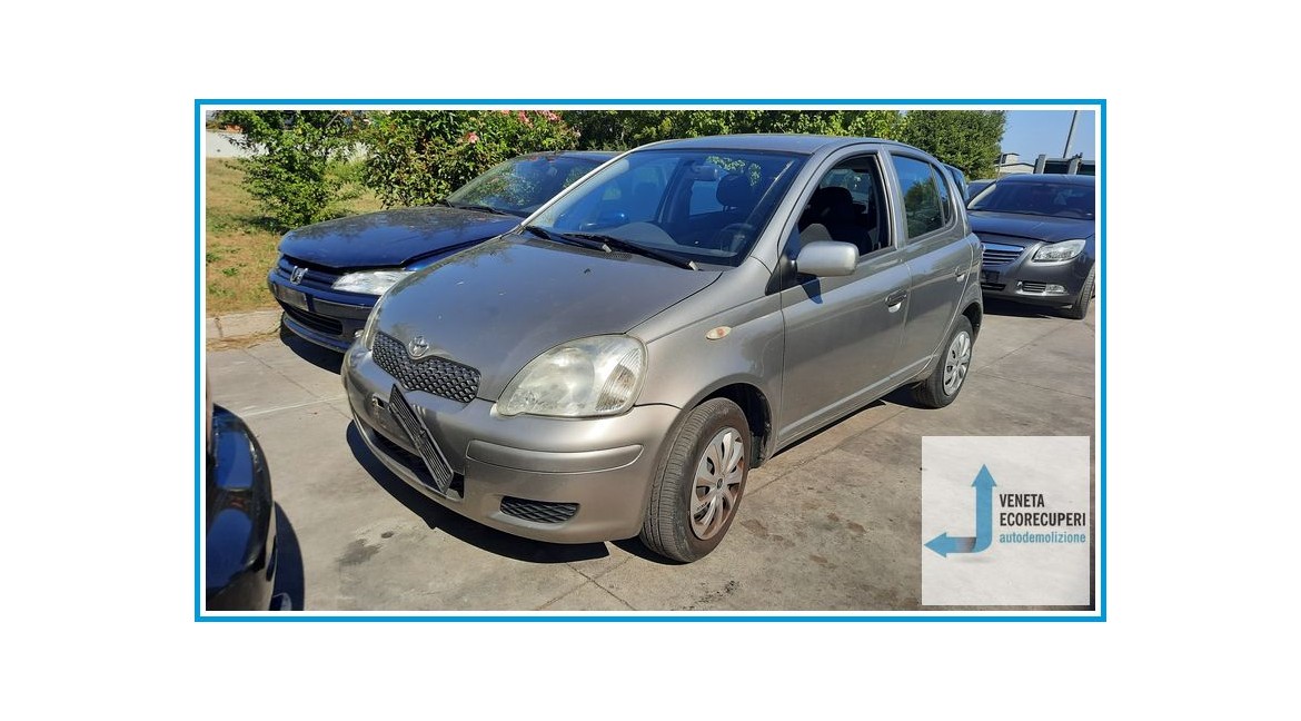 TOYOTA YARIS FRP del 2003 parti usate e ricambi