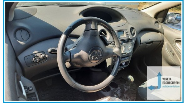 TOYOTA YARIS FRP del 2003 parti usate e ricambi