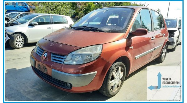 RENAULT SCENIC 2a Serie  del 2003 parti usate e ricambi