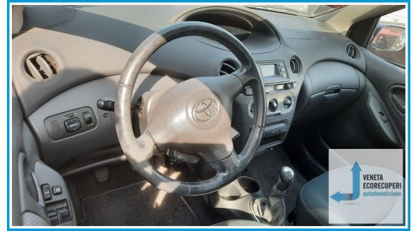 TOYOTA YARIS FRP del 2005 parti usate e ricambi