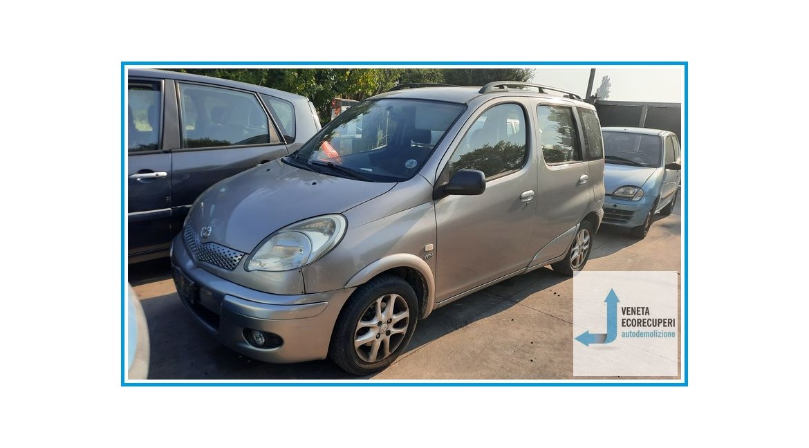 TOYOTA YARIS VERSO  del 2003 parti usate e ricambi
