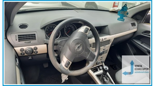 OPEL ASTRA A04 del 2007 parti usate e ricambi