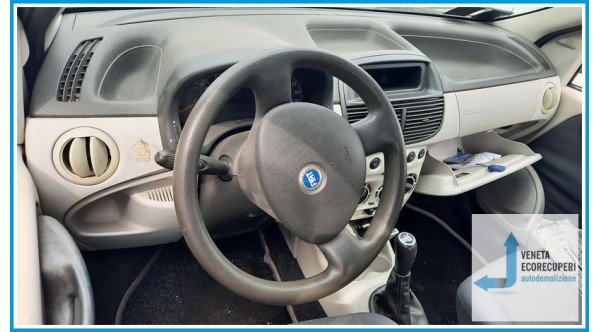 FIAT PUNTO 2U del 2004 parti usate e ricambi