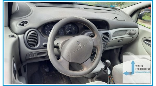 RENAULT MEGANE 1a Serie  del 2002 parti usate e ricambi