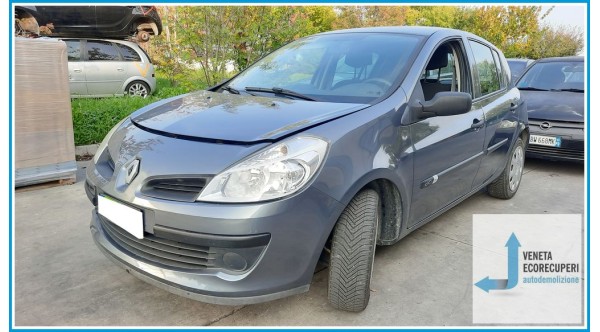 RENAULT CLIO 3a Serie  del 2005 parti usate e ricambi