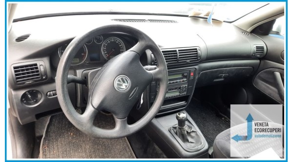 VOLKSWAGEN PASSAT 3B del 2003 parti usate e ricambi