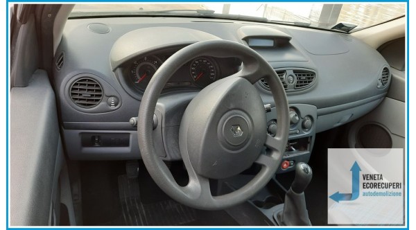 RENAULT CLIO 3a Serie  del 2005 parti usate e ricambi