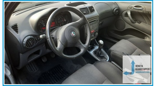 ALFA ROMEO 147 W8 del 2010 parti usate e ricambi