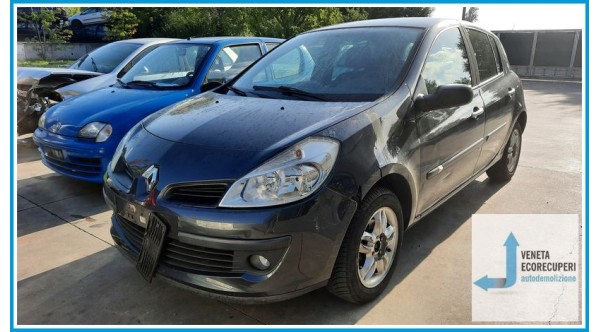 RENAULT CLIO 3a Serie  del 2007 parti usate e ricambi