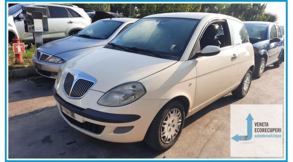 LANCIA YPSILON TE del 2004 parti usate e ricambi