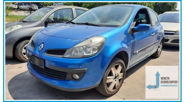 RENAULT CLIO 3a Serie  del 2006 parti usate e ricambi