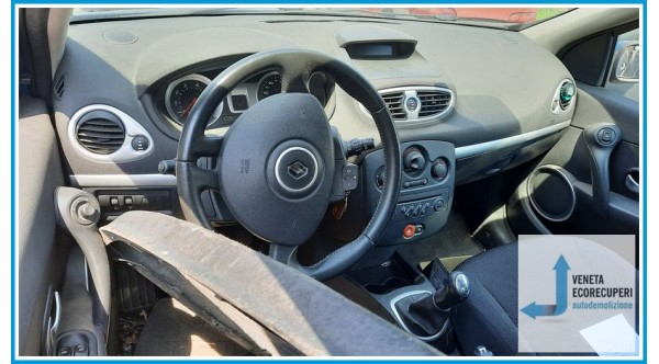 RENAULT CLIO 3a Serie  del 2006 parti usate e ricambi