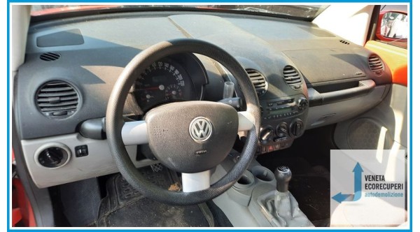 VOLKSWAGEN NEW BEETLE CABRIO 1Y del 2003 parti usate e ricambi