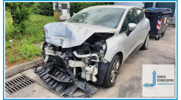 RENAULT CLIO 4a Serie  del 2018 parti usate e ricambi