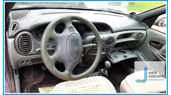 RENAULT MEGANE 1a Serie  del 1997 parti usate e ricambi