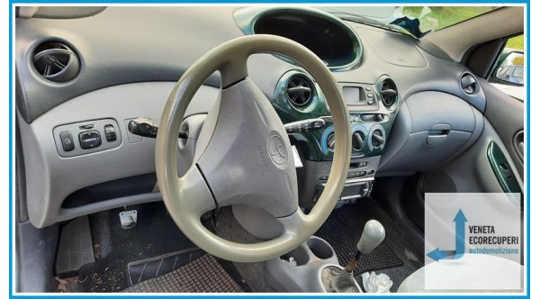 TOYOTA YARIS JPP del 1999 parti usate e ricambi