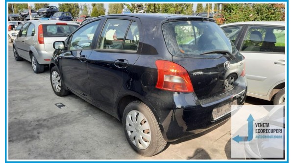 TOYOTA YARIS  del 2007 parti usate e ricambi