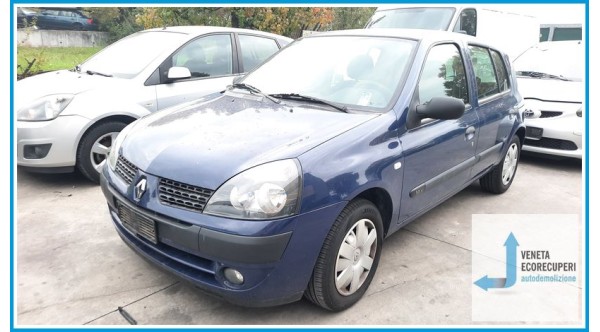 RENAULT CLIO 2a Serie  del 2003 parti usate e ricambi