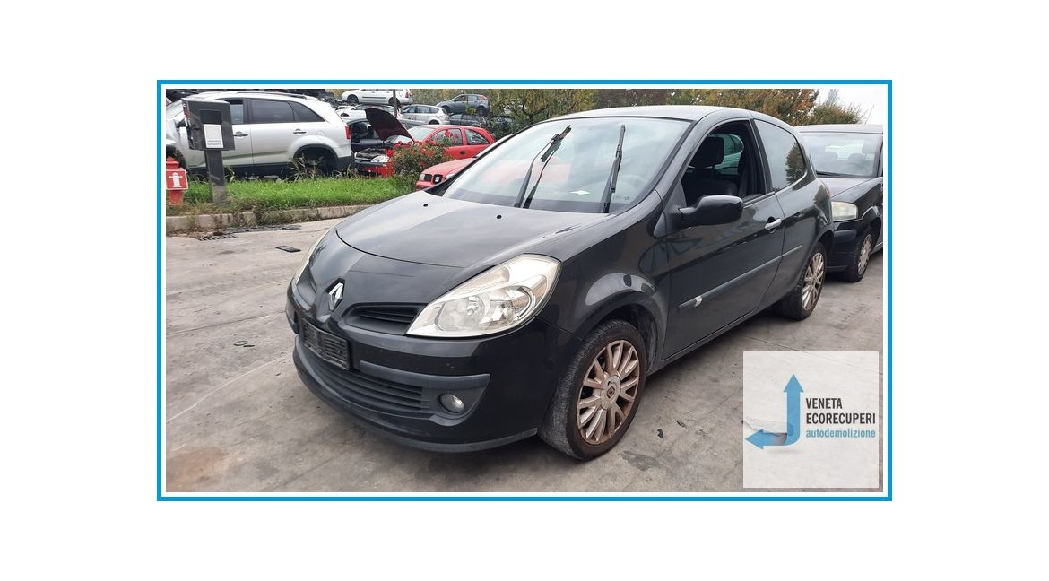 RENAULT CLIO 3a Serie  del 2007 parti usate e ricambi