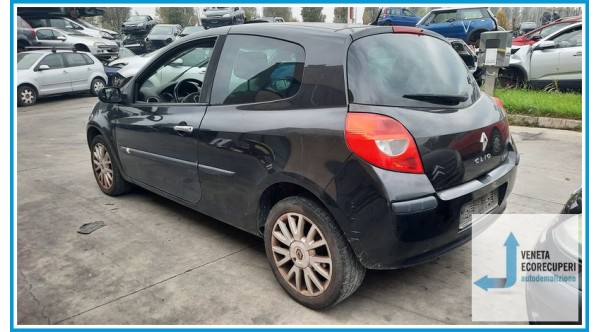 RENAULT CLIO 3a Serie  del 2007 parti usate e ricambi